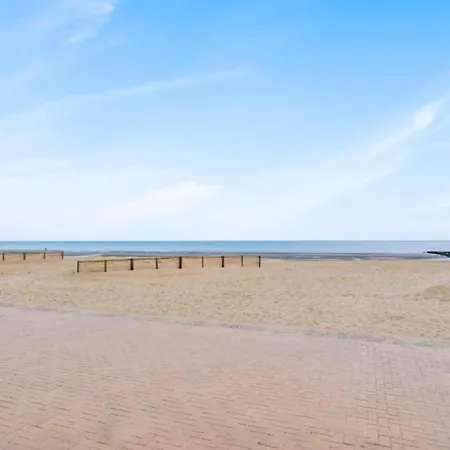 Apartamento In Near Seawall & Beach, Cleaning Included