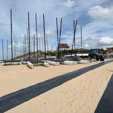 In Near Seawall & Beach, Cleaning Included Koksijde